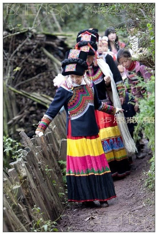 大山里的彝族婚礼 大凉山里的浪漫