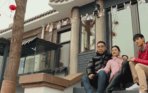 演艺界的明星伉俪,夫唱妇随,牵手22年生活幸福