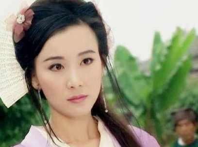 萧蔷的假脸经常崩塌,已经到了无法挽救的地步.
