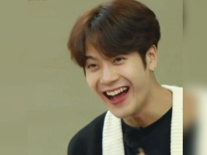 何炅王嘉尔合体,还记得那些花式飙车现场吗?