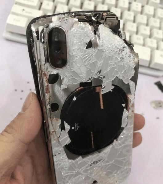 被摔稀巴烂的iphonex值多少钱?多少钱能修好?怎么处理