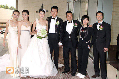 张丹峰片酬多少 香港的家怎么那么小呢  洪欣与张丹峰拍婚纱照 20日