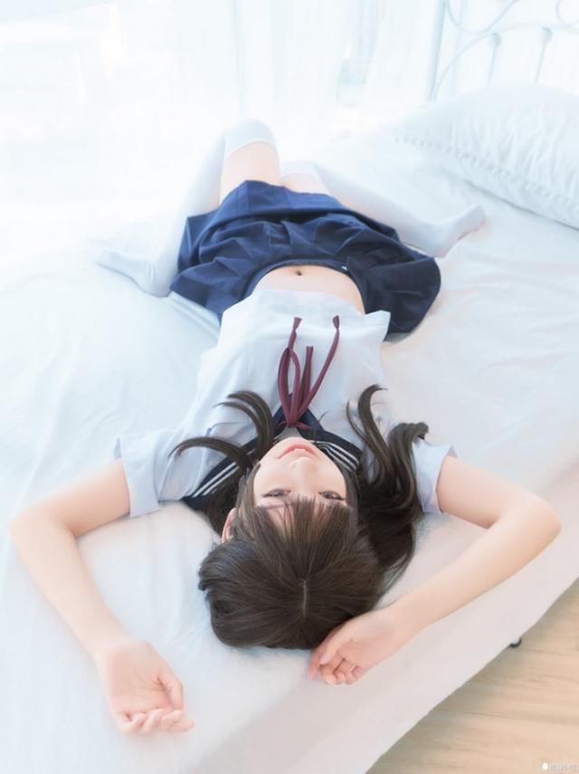 cos精品:纯正白丝jk水手服,日系绝对领域美少女!