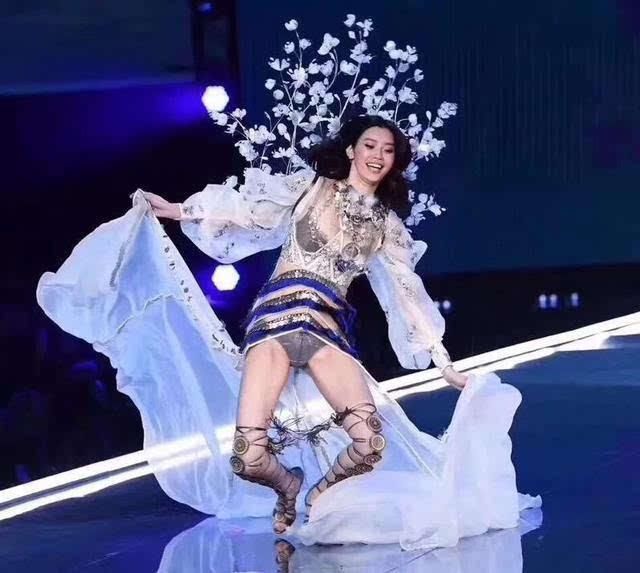 11月20日,万众瞩目的"2017维多利亚的秘密秀"在上海如期举行!