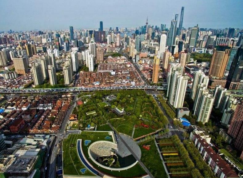 航拍上海:密密麻麻的高楼,真不愧是中国第一大都市
