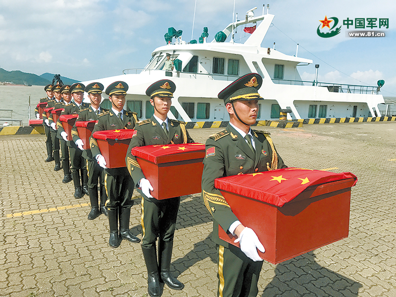 8月12日,南部战区陆军某海防旅与广东省珠海市政府联合举办了一场特殊