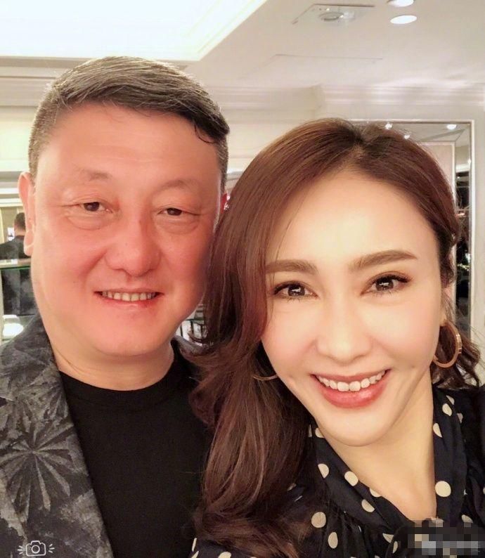黎姿为富商生的三个女儿首曝光,没有一个继承她美貌,长相辣眼睛