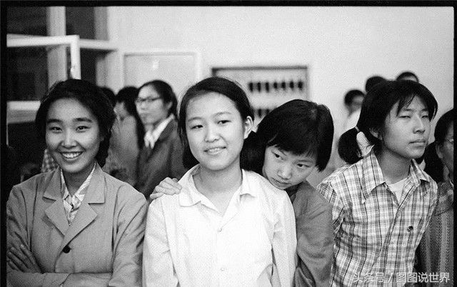 老照片:直击80年代女中学生的真实生活