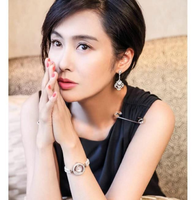 各版本黄蓉:翁美玲经典,周迅朱茵俏皮,真正的冻龄女神