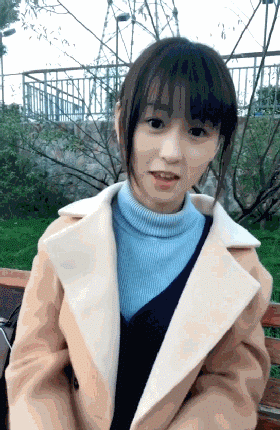 恕我不懂艺术 全球搞笑gif:春心荡漾的样子不小心被看到了,明天要怎么