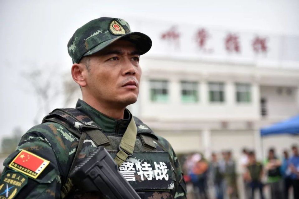 "小包总"杨烁变身武警血性男儿,携燃情特战大片来袭!