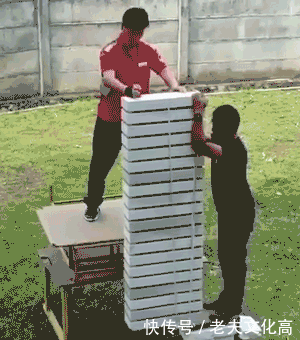 空手劈砖,牛不牛?