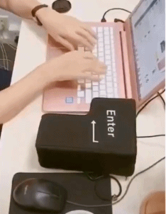 搞笑gif:有此伴娘坐镇,谁敢在婚礼上造次