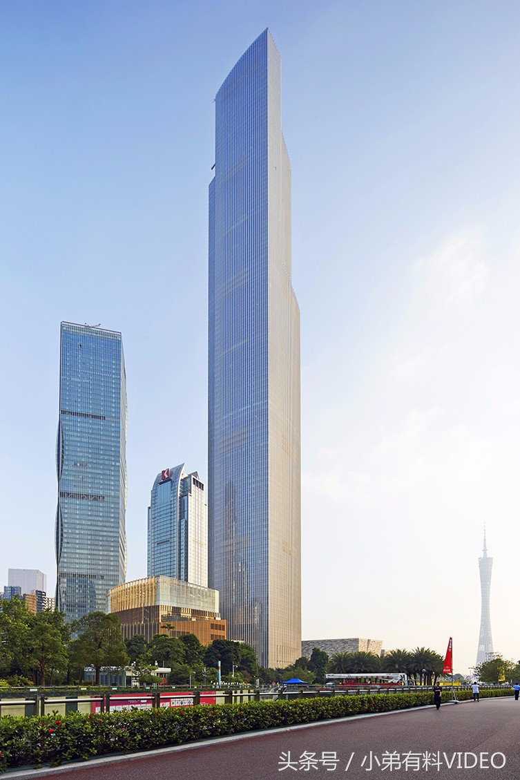广州东塔建筑总高度530米.