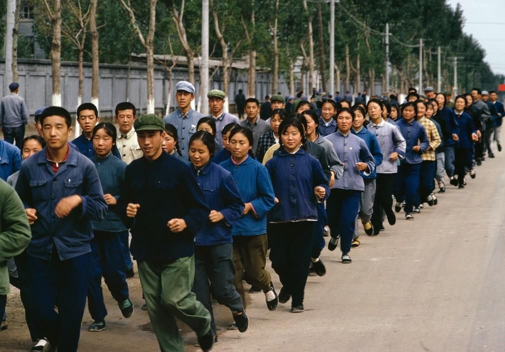 20世纪70年代,1位外国摄影师镜头下的中国,女孩十分养眼