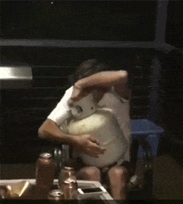 外国人真的是越来越少了,能活下来的都是不作的