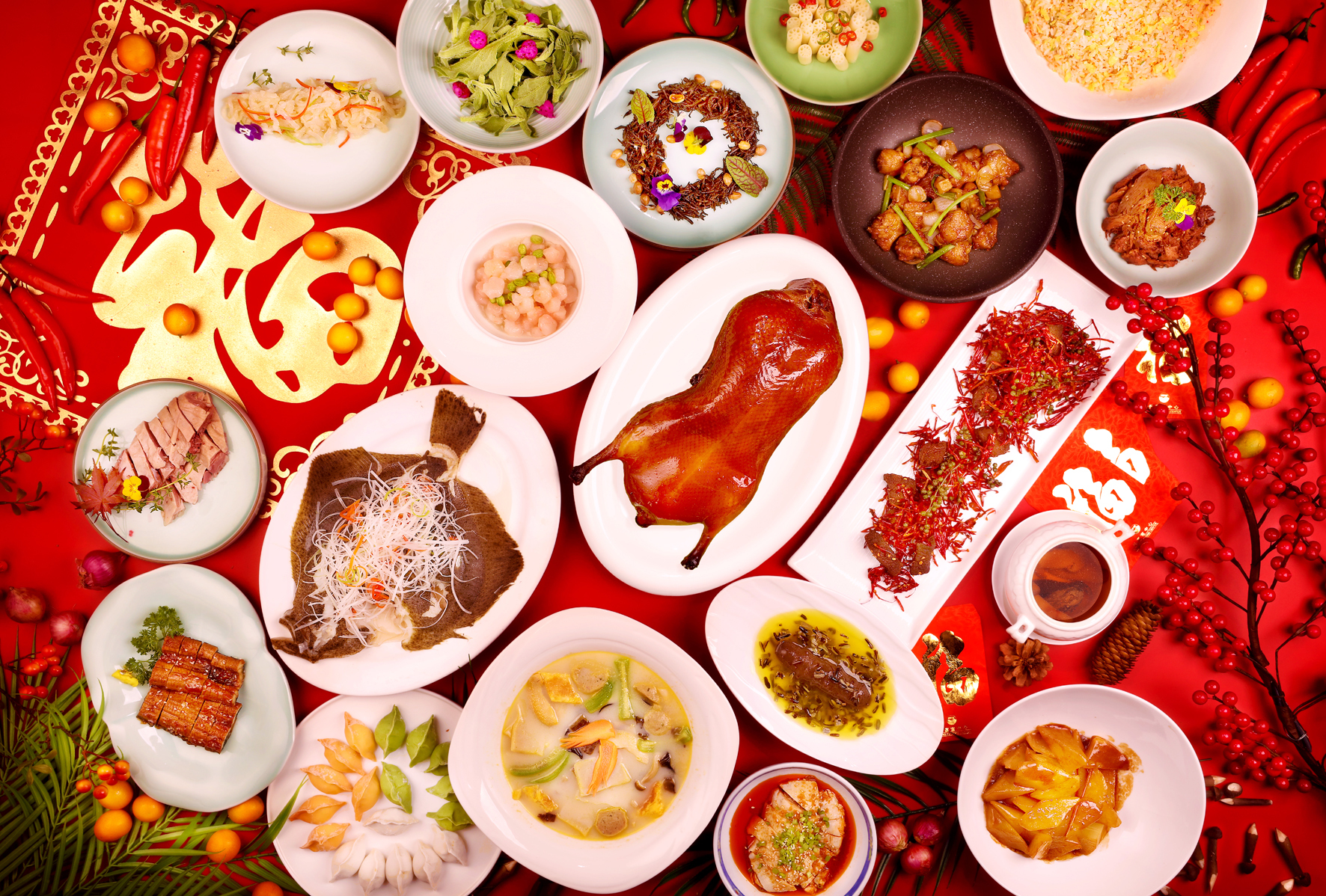 长富宫饭店牡丹苑中餐厅推出的年夜饭里,压轴大戏便是"牡丹苑"传统