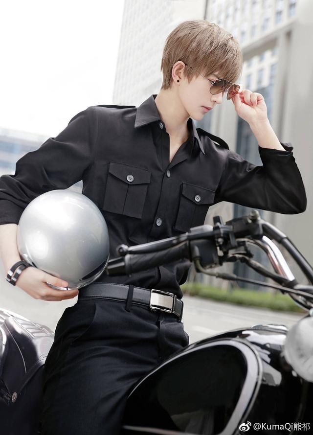 比男孩子还要帅气的女coser,她叫熊祁
