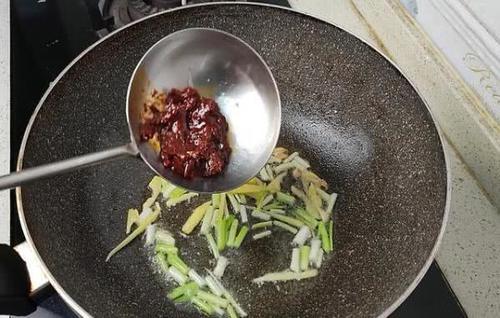 梦境的交织,梦见捡了很多鸡蛋,前女友吃了一碗的深层含义解析 梦境的交织,梦见捡了很多鸡蛋,前女友吃了一碗的深层含义解析