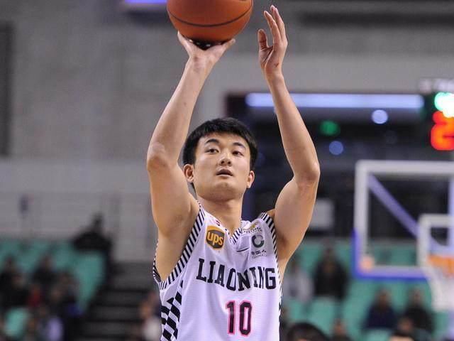 丛明晨,1995年1月11日出生于黑龙江省伊春市,中国职业篮球运动员,身高