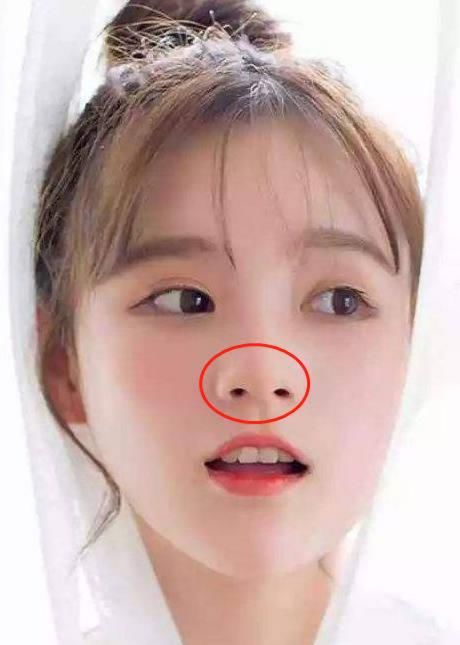 若是鼻孔外露或是露鼻毛,在面相中为漏财相,这样的女人,容易招惹小人