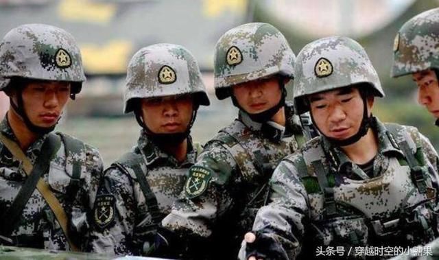 解放军新式头盔装配部队,新增众多特战功能,更加适合夜间实战!