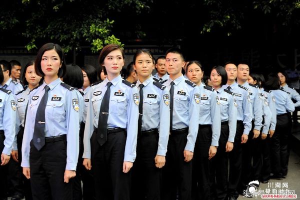 图说:四川警察学院2018届毕业盛典