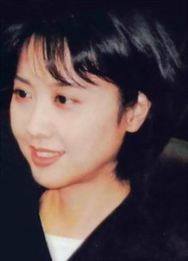 66岁的女儿国国王朱琳,活成了30岁的样子!