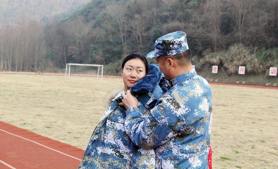 西藏军人的女朋友:美女军恋很辛苦,你能为军人守住家嘛