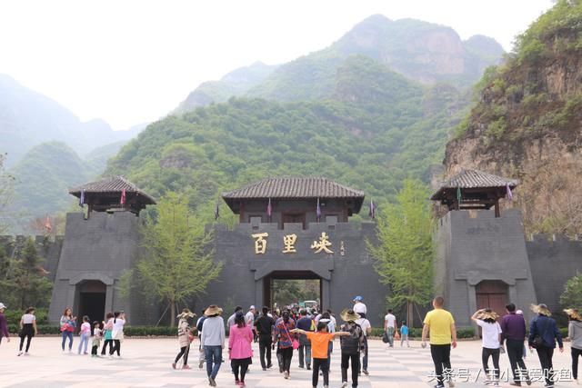 野三坡百里峡,峡谷深处回首现观音-北京时间