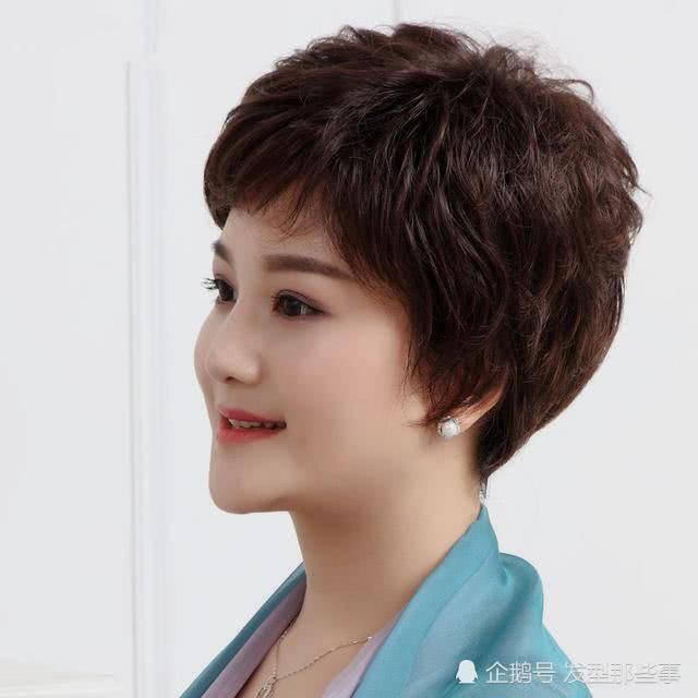 中年女性发型20款,不仅优雅大方,关键有气质