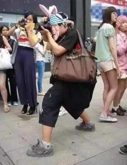 说的没错,丢人显眼插到这弄不出来,尴尬丢人
