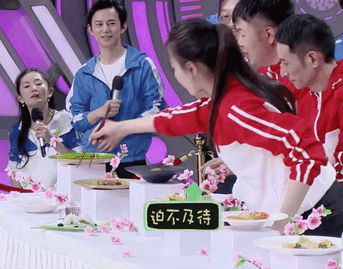 鹿晗和迪丽热巴绝对是吃货界的杠把子,不服来吃啊!