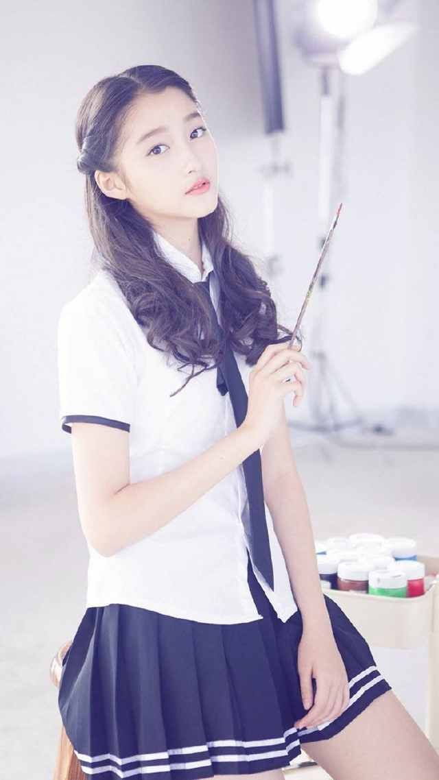 当女星穿上学生装后,赵丽颖可爱,baby甜美…你更爱哪款呢