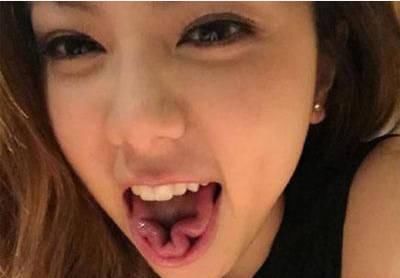 小编知道有的人的舌头是没有办法弯的,但是小编也没看过像邓紫棋一样
