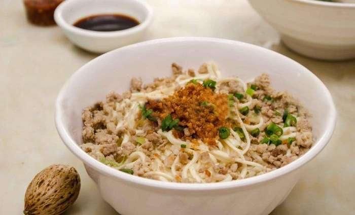 梅州腌面,仍旧是广大外出乡亲为肚皮"报仇"的首选