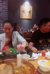 ▼ 1,吃雪糕烫着了吧,哈哈嫂子你是真的皮