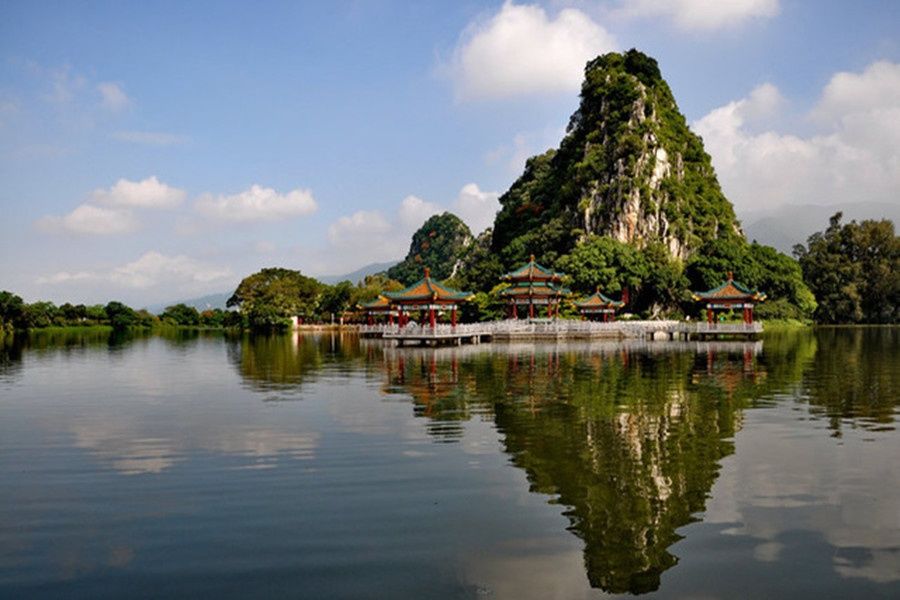 大家在七星岩风景区