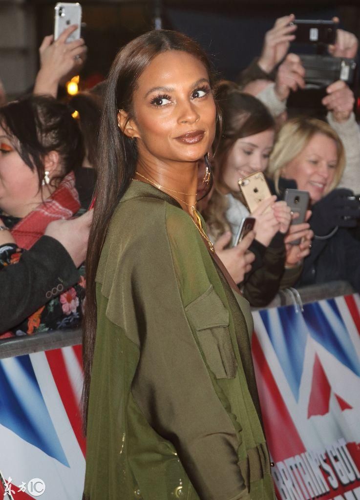 英国黑人女歌手alesha dixon,还真挺好看的!