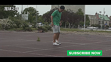脚后跟夹球 用脚踝将球夹住跳起,这一次要高一些,然后用你的脚后跟和
