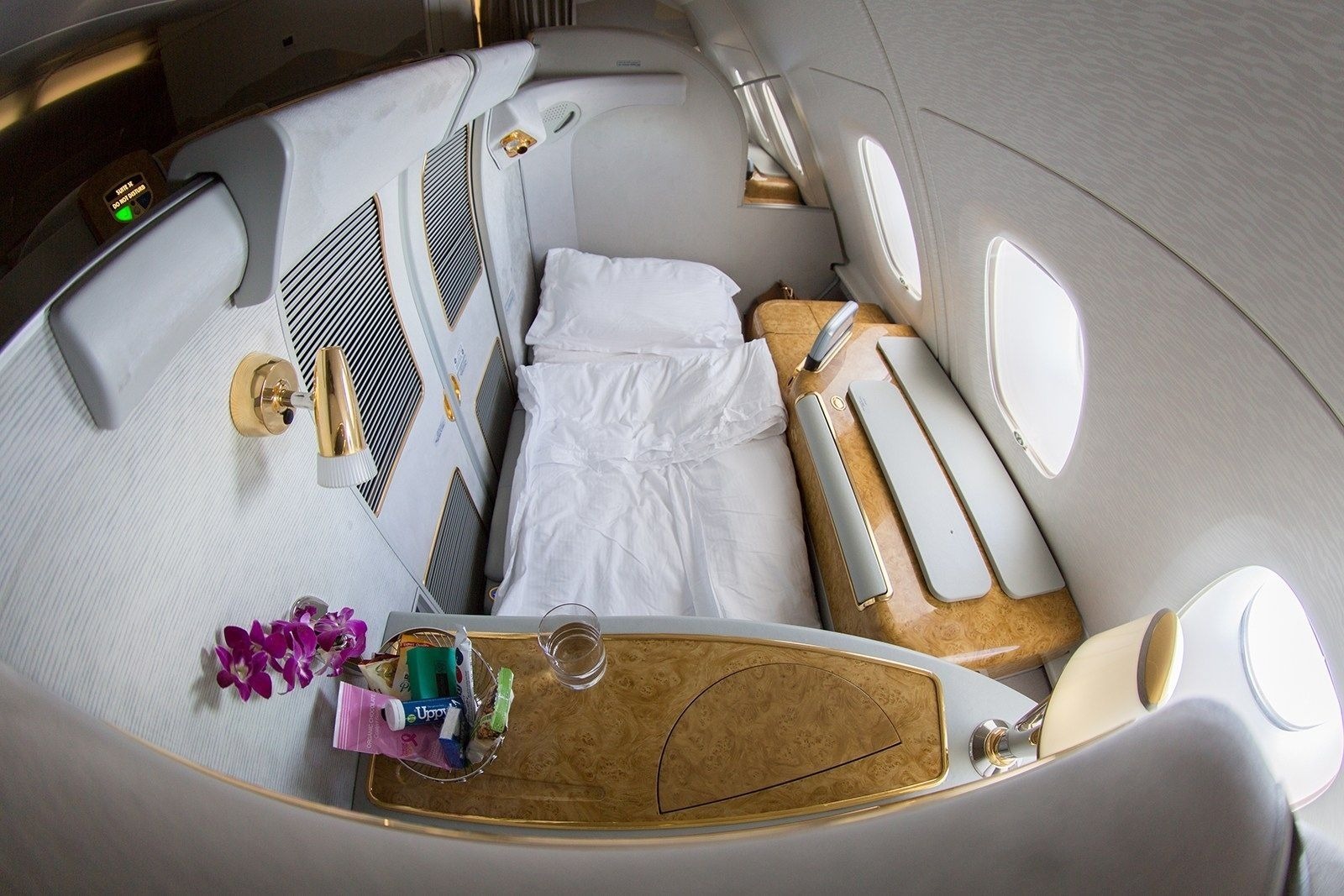 阿联酋航空a380头等舱:空中能淋浴
