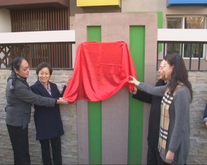 和之前她在中,小学督学不同,史超英走遍东华门幼儿园的每间教室,询问