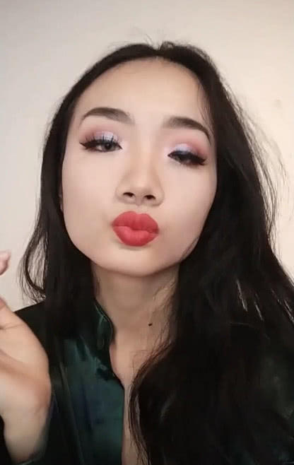不怕丑女化妆,就怕美女化妆,单眼皮小姐姐简直就是美出天际,网友:被