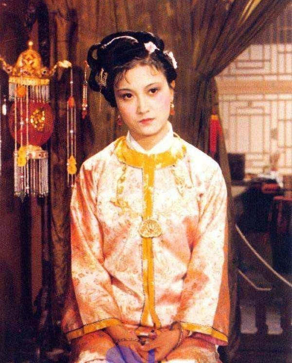 《红楼梦》里贾迎春的昂贵的首饰金凤哪里去了?