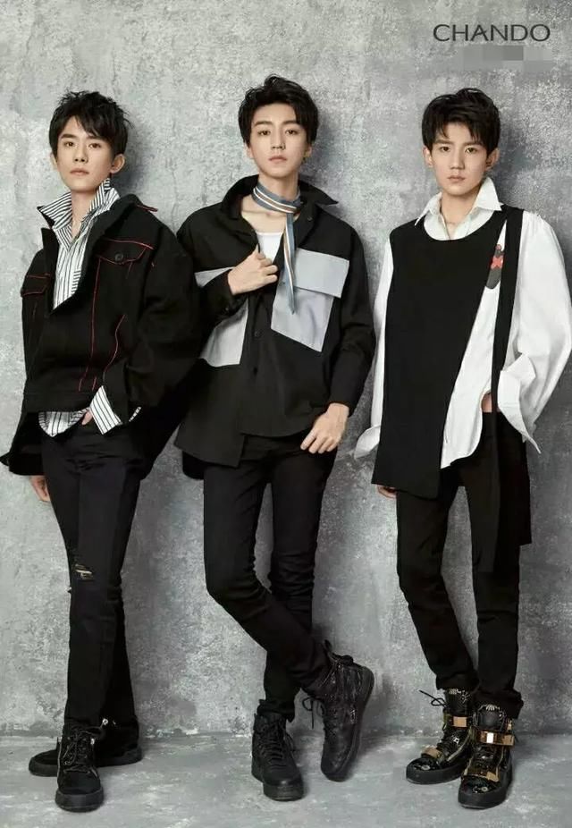 tfboys三人的新图来了,可是因为千玺的手,粉丝又开撕了