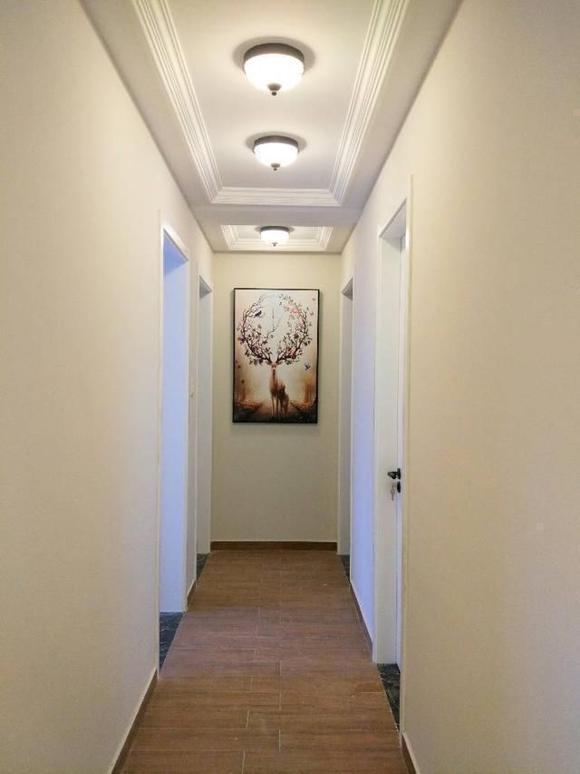 这是走廊的布置,吊顶太赞了,其实做法也简单,灯具都来自某宝,大同装修