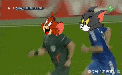搞笑gif: 永远也搞不清楚妹子的脸究竟有多大