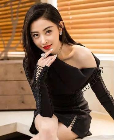 女星中人感全靠刘海?热巴一秒变高中生,张天爱同泽有沈阳高少女多少图片