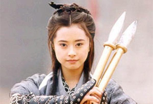 04年29岁的何美钿与吴樾,舒畅等主演的《连城诀》上映,剧中饰演狄云