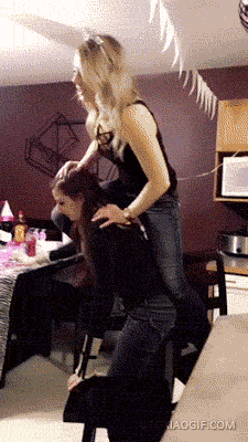 内涵段子:兄弟,我刚结婚那会儿也和你一样!